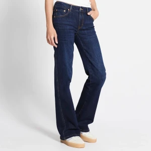 Bootcut jeans - Säljer mina bootcut jeans från lager 157 i bra skick då de inte kommer till användning längre. Jag är ca 162 och de passar bra i längden. 