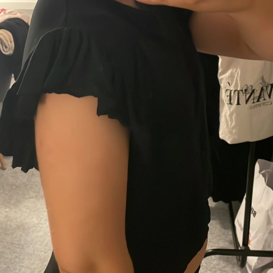 Svart volangtopp - 90