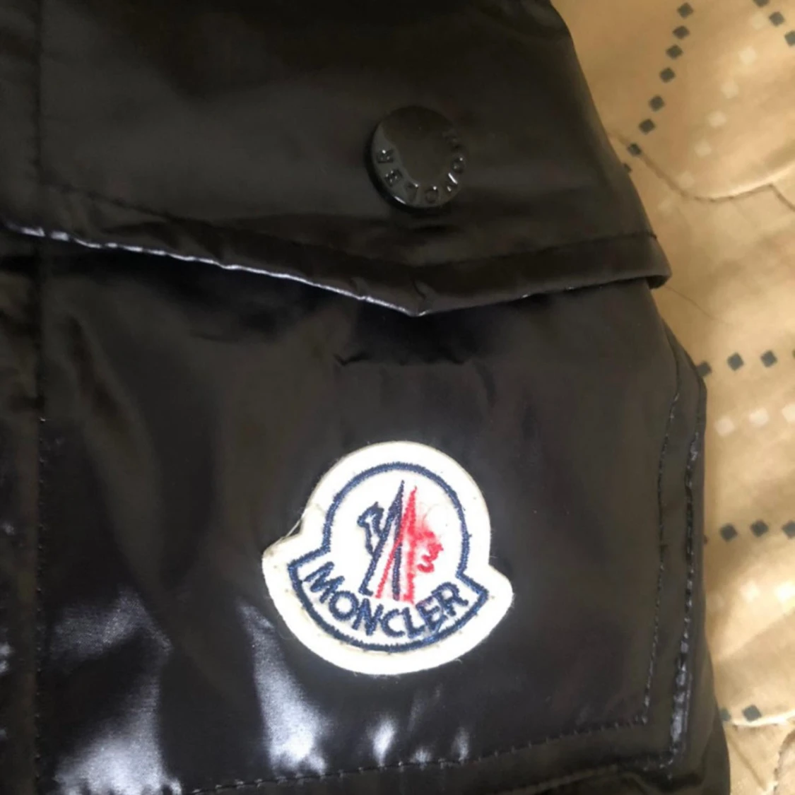 Moncler jacka  - 90