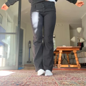 Lågmidjade Kostymbyxor  - Snygga byxor som tyvärr är för tajta för mig 