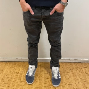 Jack & Jones  - // Jack & Jones | Nytt skick | Nypris runt 800 | Storlek W30 L32 | Hör av dig vid fler frågor // ressellfabriken 