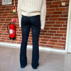 Jeans  - Skitsnygga mörkblåa jeans som passar perfekt nu till hösten 🍂❤️