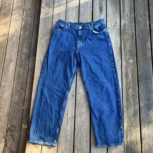 Sweet byxor - Säljer nu mina sweet skateboard byxor då jag inte gillar att ha baggy längre. Knappt använda, ser helt nya ut och finns inga fel på dem. Skriv om ni har frågor om mått osv. 😁