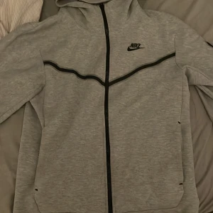 Nike tech - En fet nike tech i S