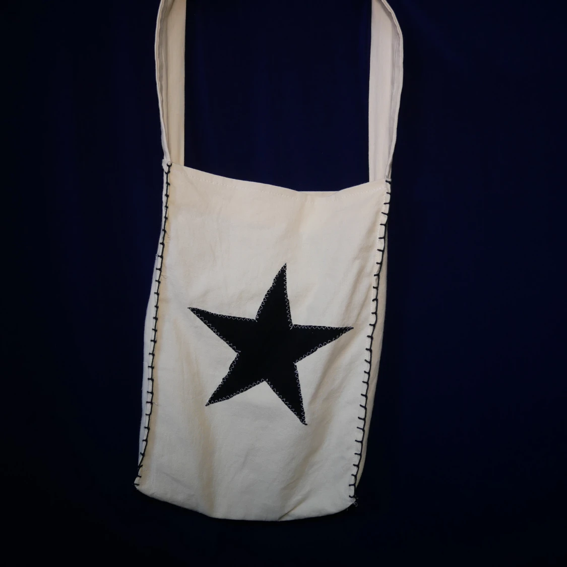 Handsydd axelväska "Köpa mjölk"