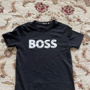 Hugo Boss T-shirt - Använd par gånger