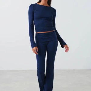 Mörkblå yoga pants - Säljer mina mörkblå yoga pants från gina !! Pris kan diskuteras💙