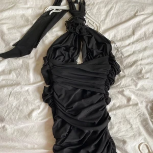 Klänning - Klänning från Gina endast använd en gång!