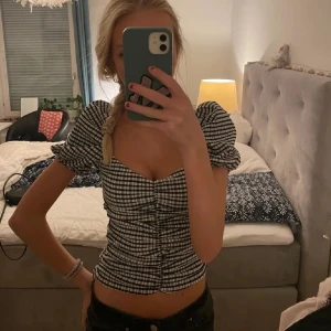 Viral mango topp - Säljer denna supervirala mango toppen!! Superskick och passar XS-S!