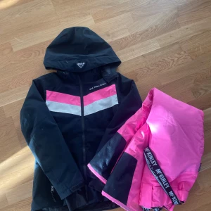 McKinley skidkläder. Jacka & Byxa - McKinley skidkläder. Jacka & Byxa Stl 164. 