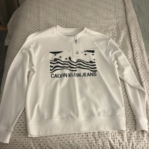 CK tröja  - Storlek ”S” passar M. (Stor i storleken) fick den i julklapp, aldrig använt.