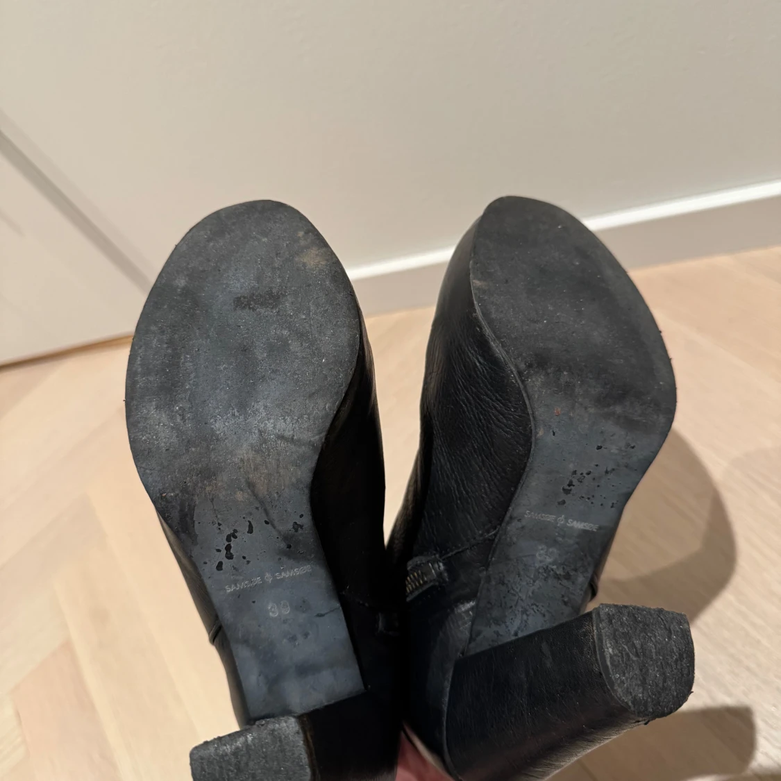 Svarta boots med klack från Samsøe Samsøe - 93