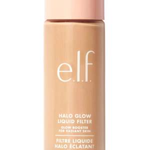 e.l.f. Halo Glow Liquid Filter är en glow booster som ger din hud en strålande finish. Den kommer i en flytande formel med en mjuk applikator för enkel applicering. I färgen 2 fair light! Använd 2 gånger men yttterst lite så de märks inte.❤️ så så fin rekommenderar starkt. Köptes för 189 men säljer för 120.