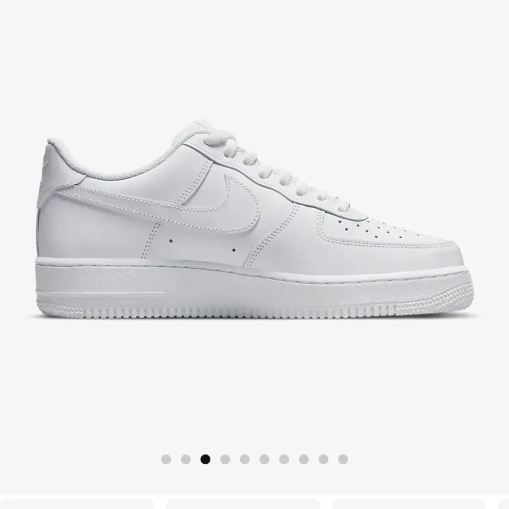 Helt nya air force 1 Nike skor. Aldrig använda. Priset kan diskuteras💕. Skor.