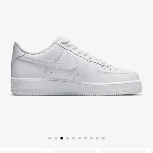 Air Force  - Helt nya air force 1 Nike skor. Aldrig använda. Priset kan diskuteras💕