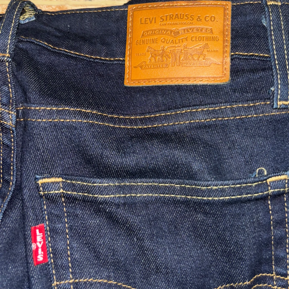 Mörkblå Levis jeans - 91