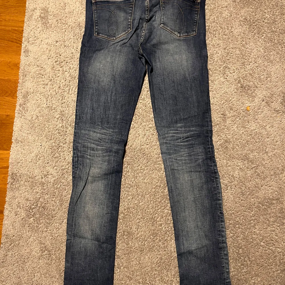 Fina stretchiga calvin jeans st. W30/L34. . Jeans & Byxor.