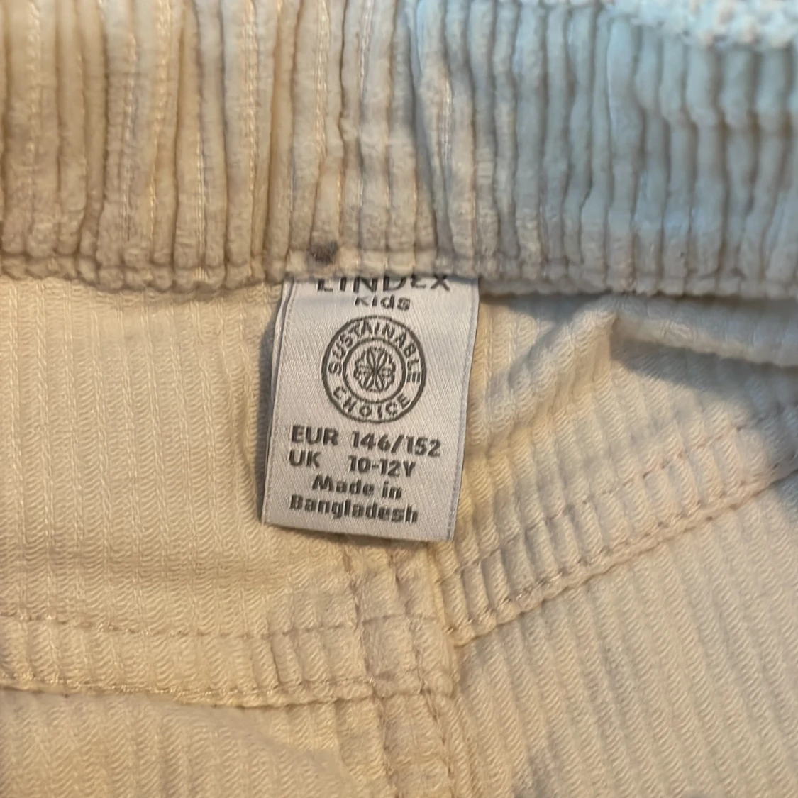 Beige manchesterkjol från Lindex - 91