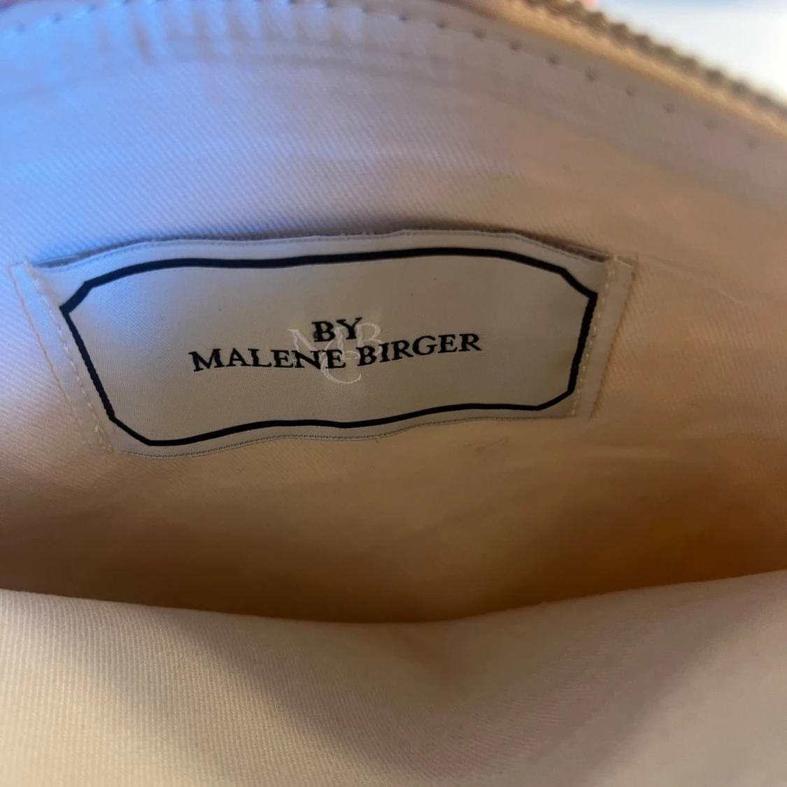 Beige kuvertväska från By Malene Birger - 92
