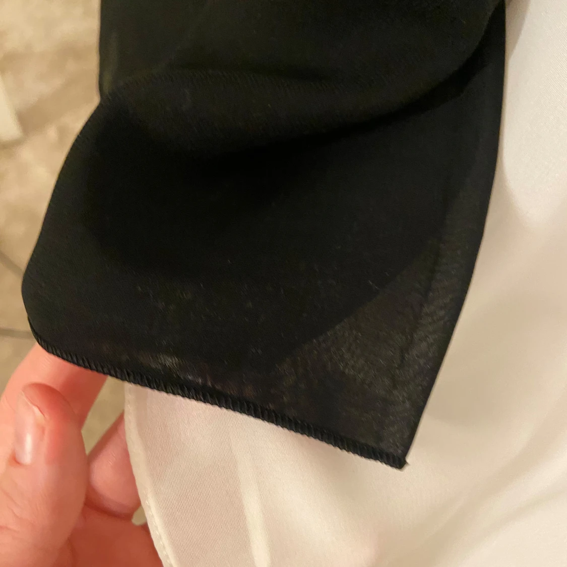 Svart och vit sjal - 90