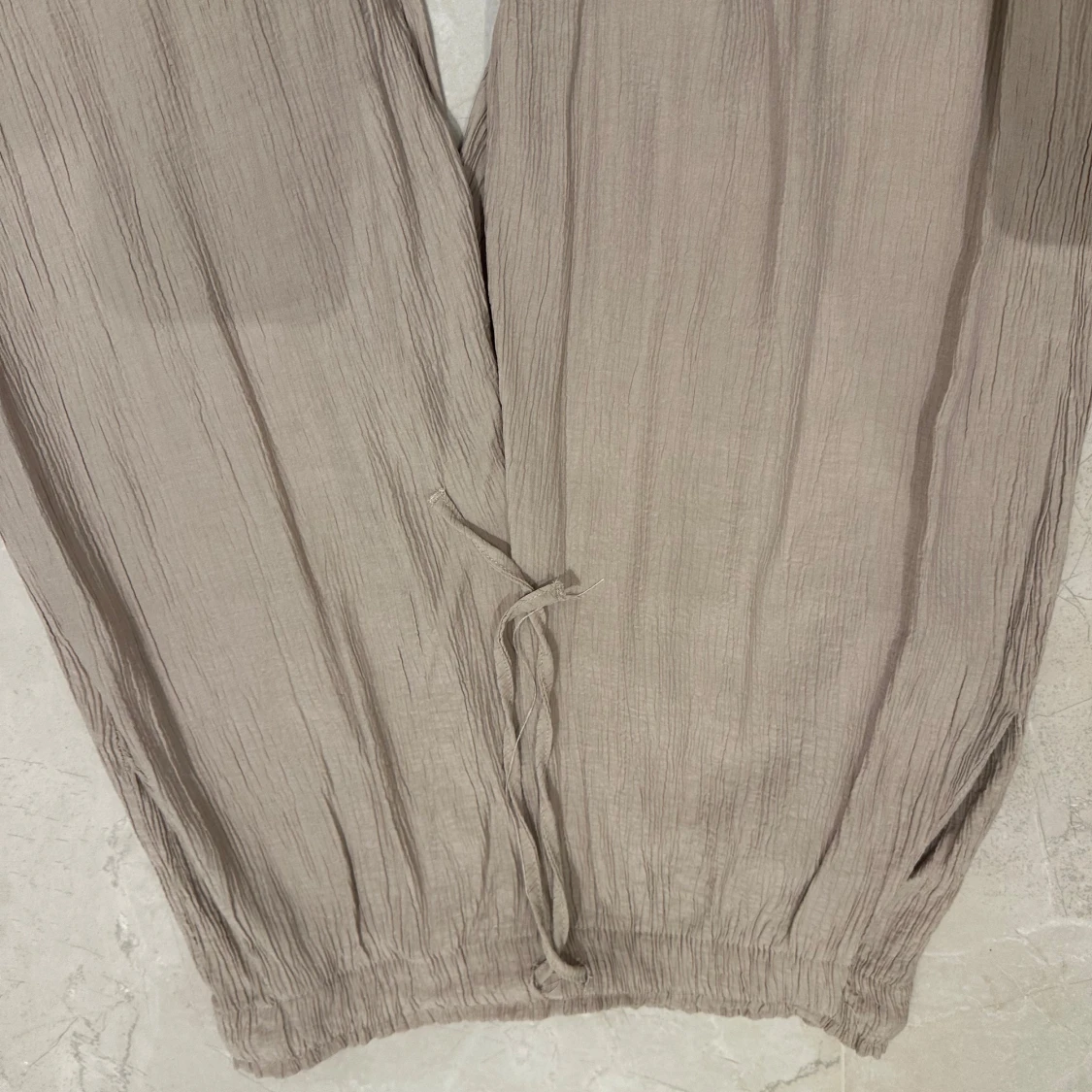 Beige byxor från Zara - 91