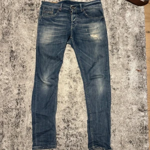 Dondup jeans - Säljer nu mina dondup jeans i bra skick, modell: ritchie, slim fit