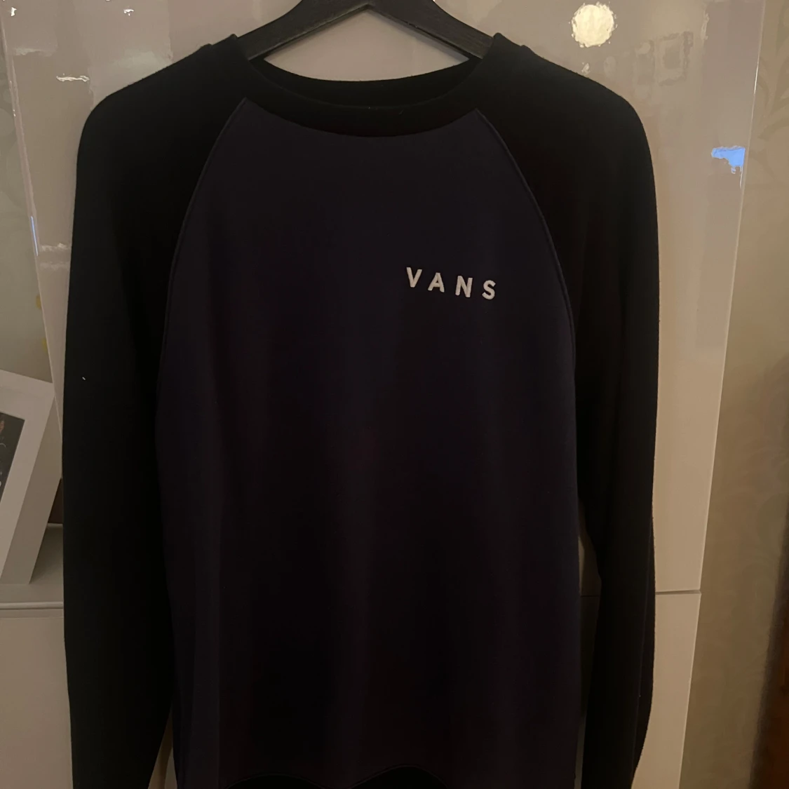 Svart och blå långärmad tröja från Vans