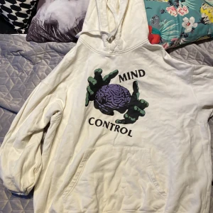 Mind control valient hoodie, L - Skön hoodie. Storlek L.  bra skick