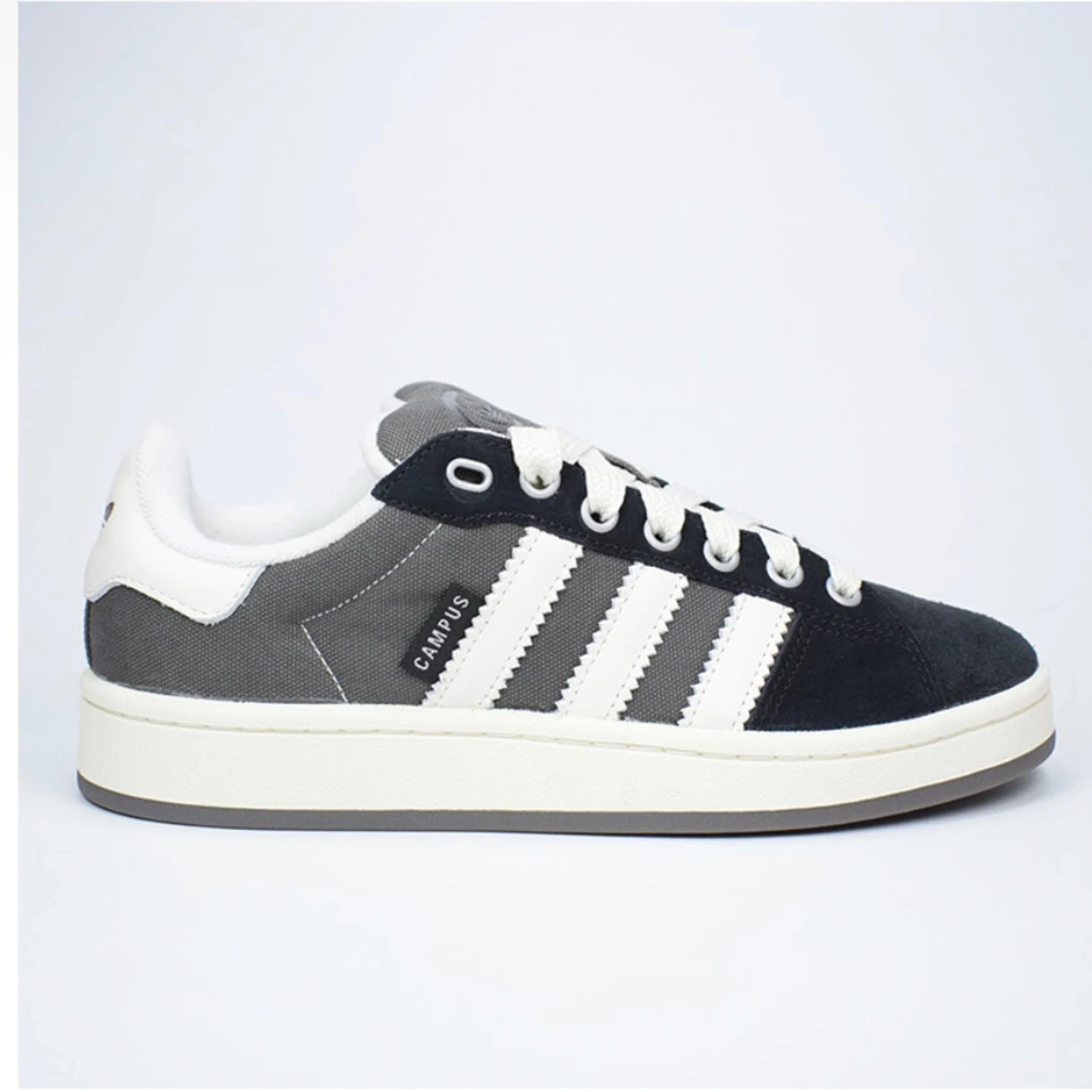 Adidas Campus sneakers i svart och grått - 90