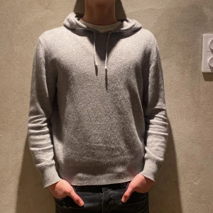 Kashmir hoodie - Grå Kashmir hoodie | strl: xs | skick: 9/10 |