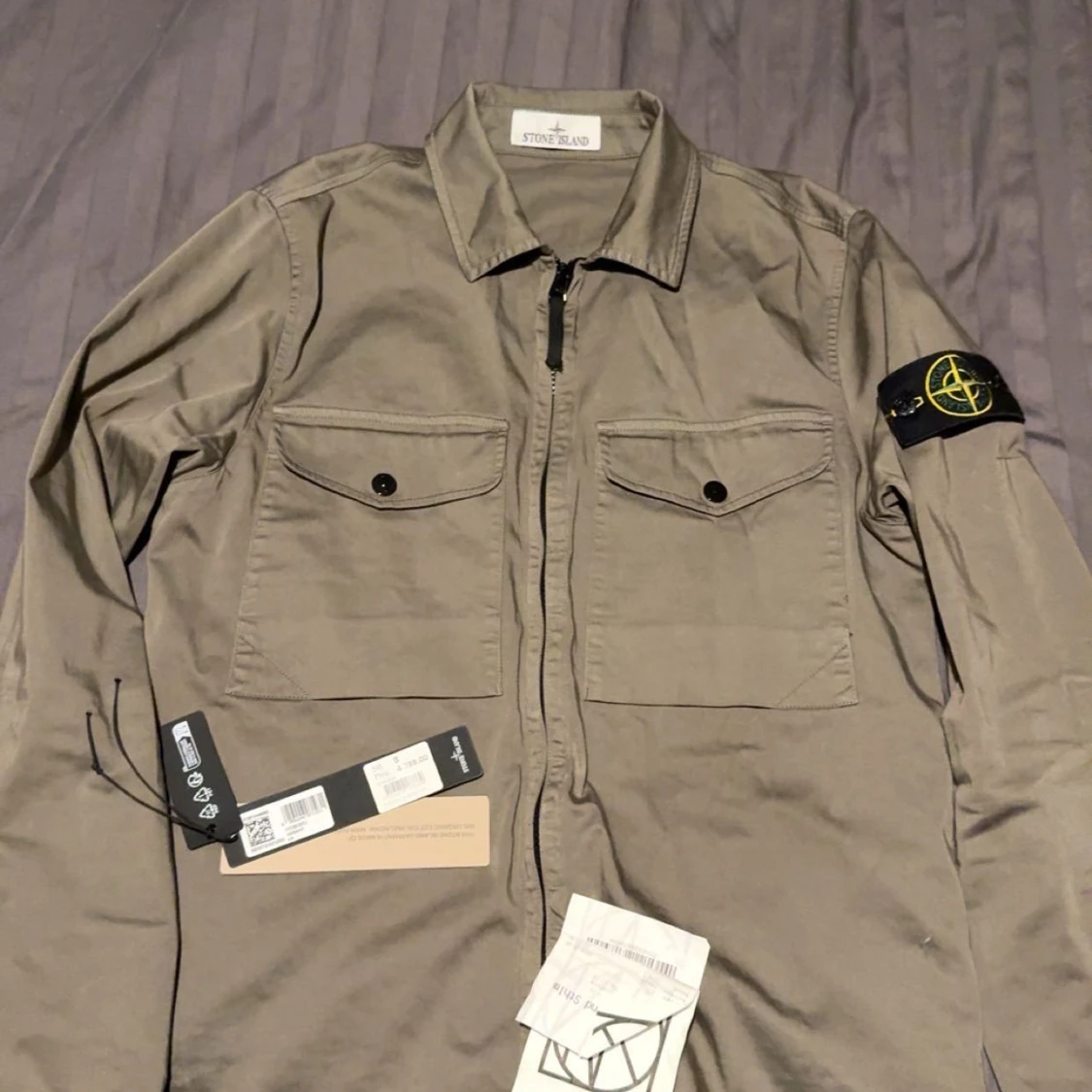 Grå grön overshirt från Stone Island - 1