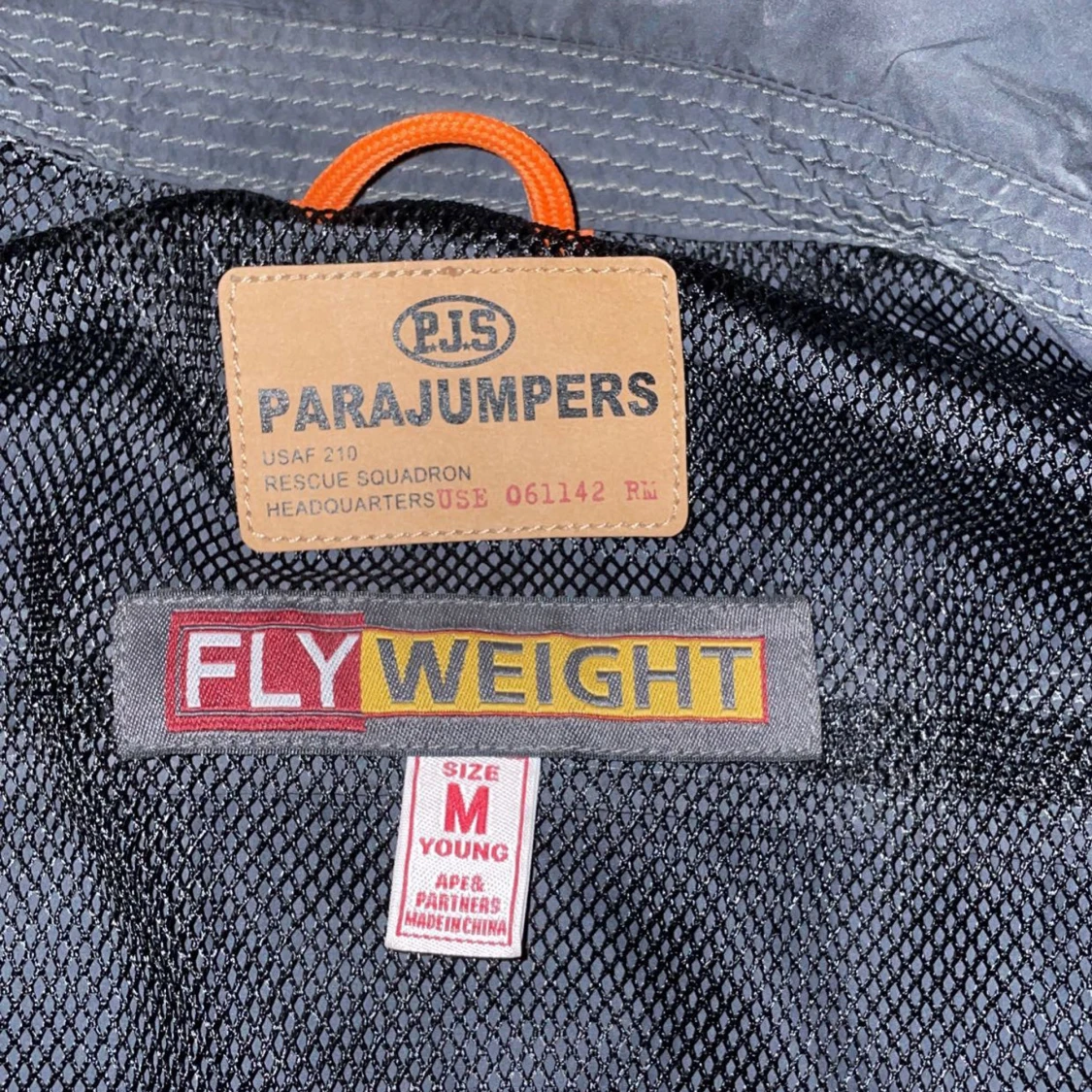 Grå vindjacka från Parajumpers - 90