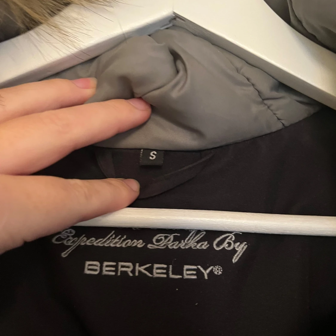 Svart parkajacka med päls från Berkeley - 91