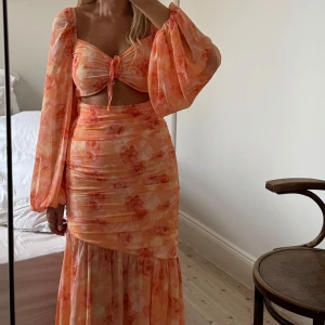 Adoore klänning  - Adoore klänning. Oanvänd med alla tags kvar