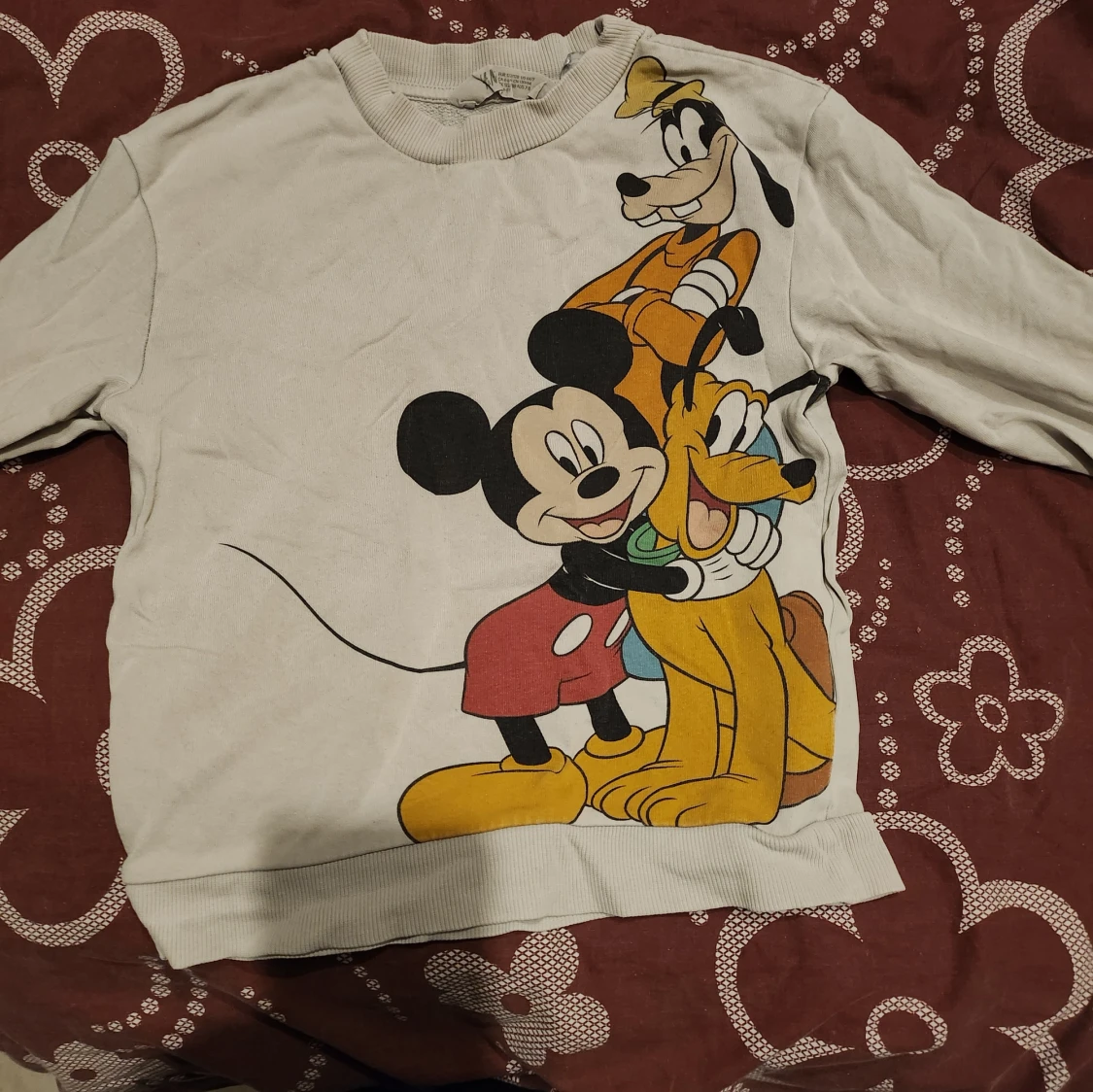 Vit tröja med Disney-tryck