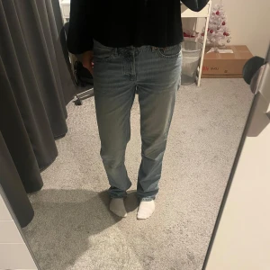 Ljusa raka jeans  - Superfina ljusare raka jeans som inte används