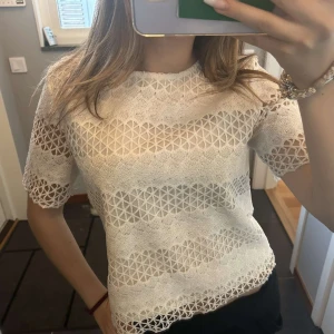 Mönstrad tröja  - Sjukt fin mönstrad t- shirt som inte kommer till användning!!✨✨