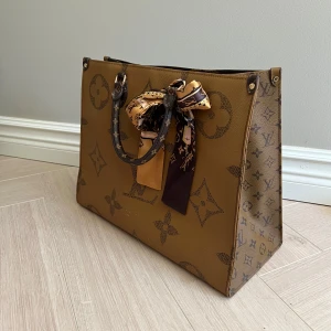 Väska av hög kvalitet - Oanvänd. Normalstor. 