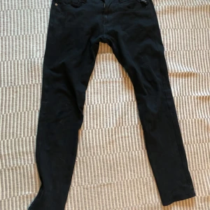 Replay anbass hyperflex - Replay anbass i nyskick. Säljes för att dom inte satt som jag ville . Hör av dig vid minsta fundering eller intresse 