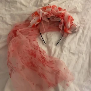 blodig brudslöja - helt ny och oanvänd, perfekt för halloween!