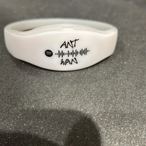Antwan armband  - Fullfungerand antwan Armband!   Träffar gärna upp eller postar!!! Mvh 