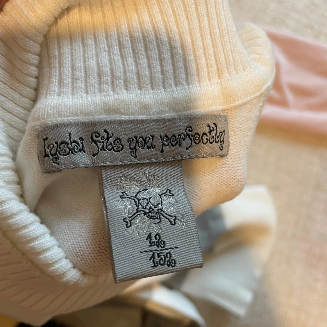 Grå och vit randig polotröja - 93