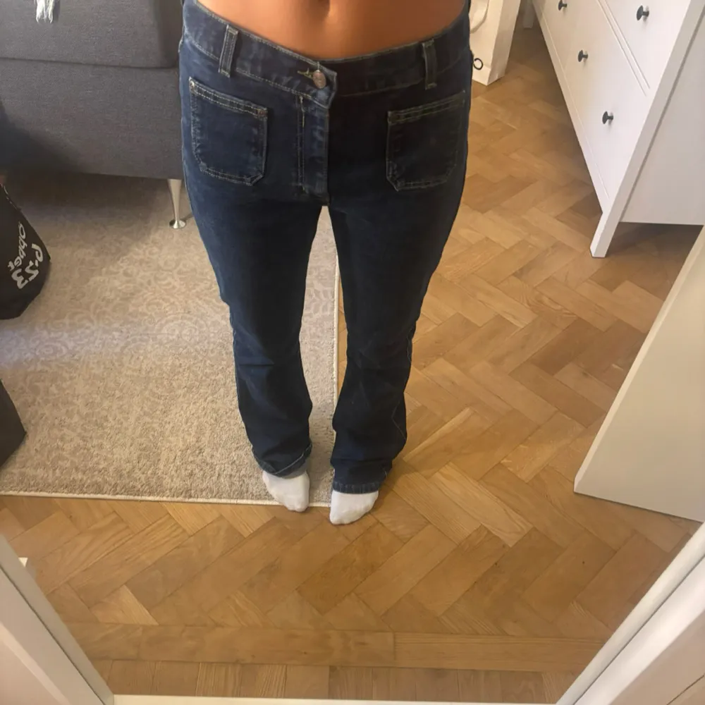 Wangler jeans, w30 midjemått: 38 cm rakt över, 76 cm runt. Innerbenslängd: 86cm💞. Jeans & Byxor.