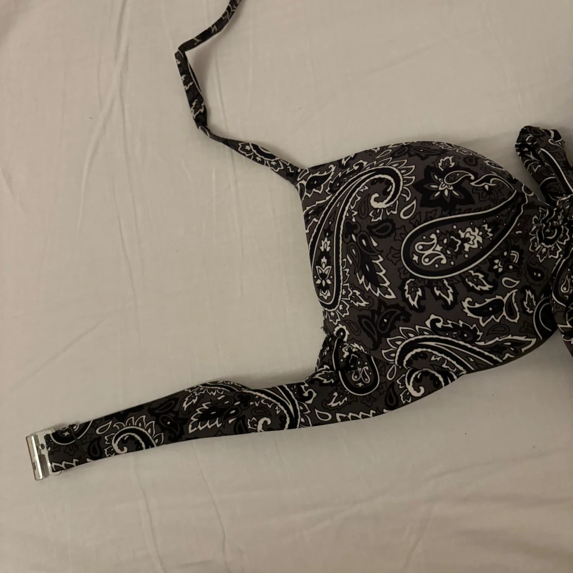 Militärgrön mönstrad bikiniöverdel - 91