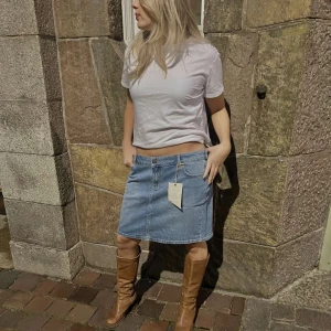 Jeanskjol från Lexington  - Jättefin kjol som funkar både på sommaren och nu till hösten. Skriv jättegärna om du har frågor!