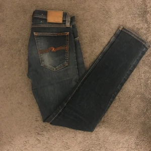 Nudie Jeans - Tja, säljer nu dessa feta nudie jeans i modellen ”tight long john”, jeansen är i toppskick och har inga slags defekter, pris kan diskuteras vid snabbaffär.