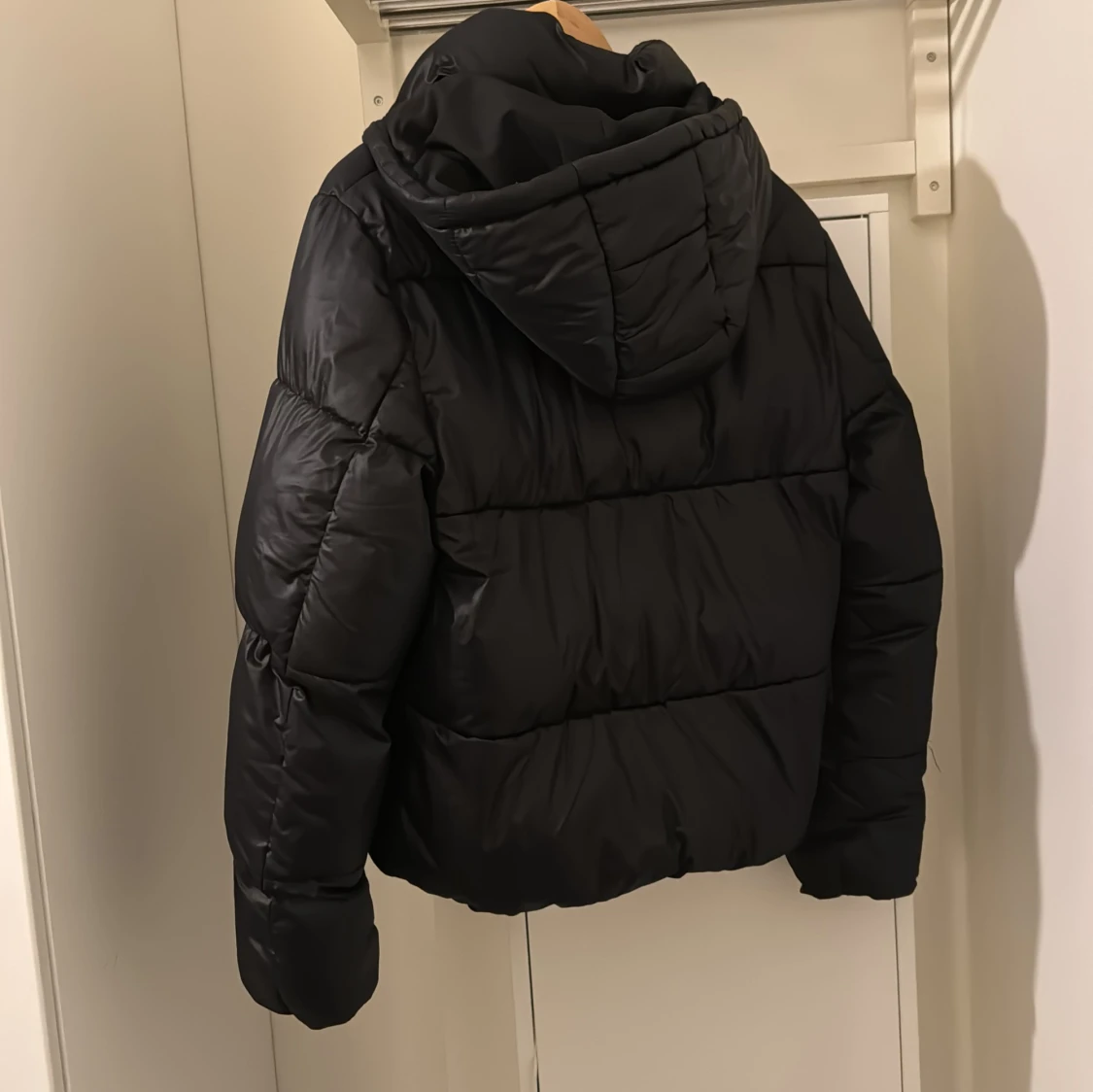 Svart pufferjacka från H&M - 91