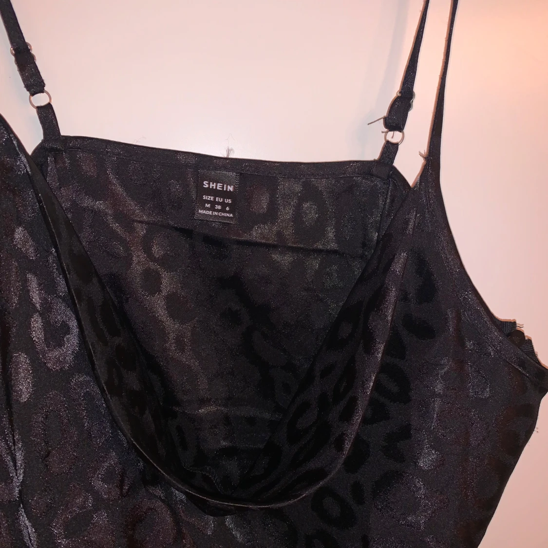 Svart leopardmönstrad klänning från Shein - 90