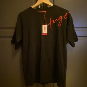 Hugo t-shirt  - Aldrig använt  Tag kvar 