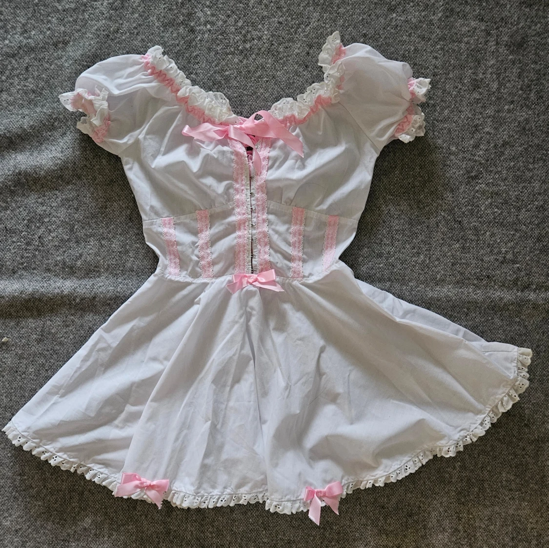 Vit handmade klänning från Malicious Designs